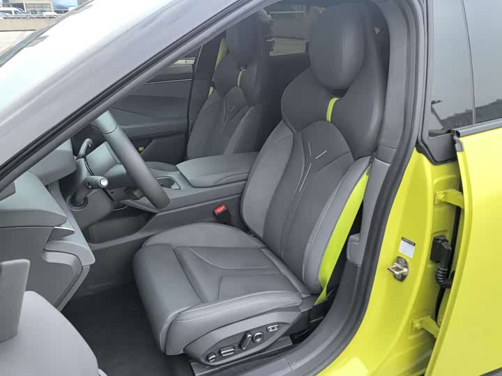 Фото 7 - XPeng P7