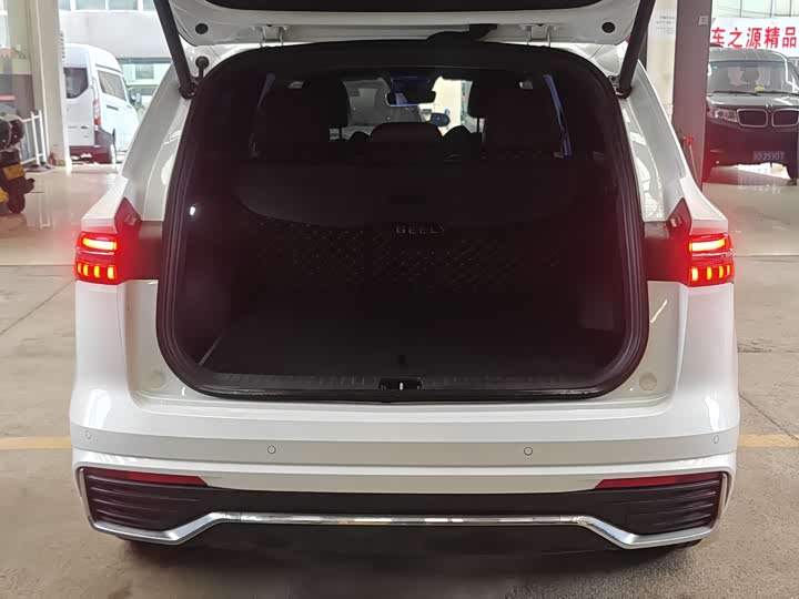 Фото 5 - Geely Monjaro