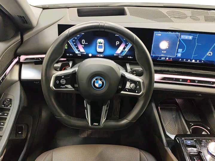 Фото 7 - BMW i5