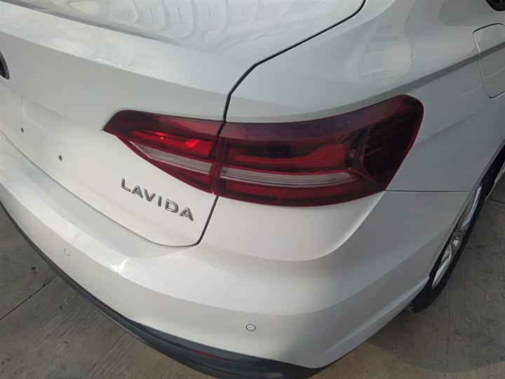 Фото 8 - Volkswagen Lavida