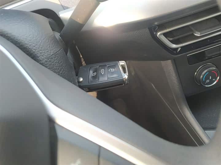 Фото 9 - Volkswagen Lavida