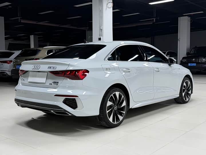 Фото 5 - Audi A3