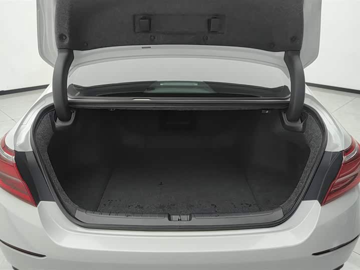 Фото 4 - Honda Inspire