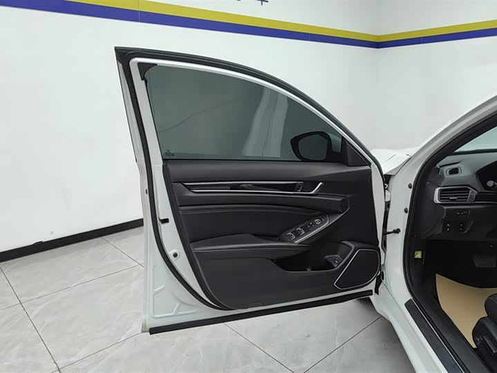 Фото 7 - Honda Inspire