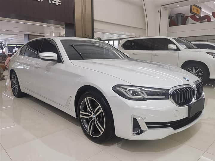 Фото 3 - BMW 5 Series