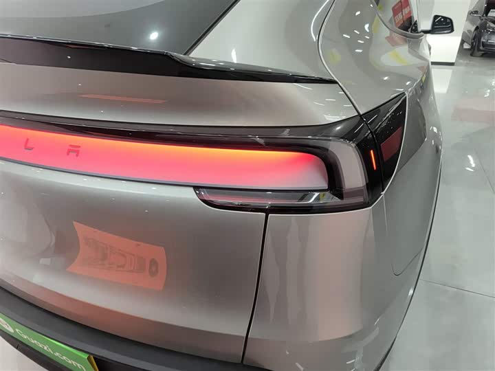 Фото 8 - Tesla Model Y