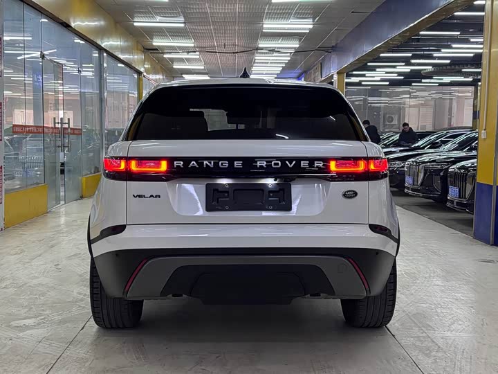 Фото 8 - Land Rover Range Rover Velar