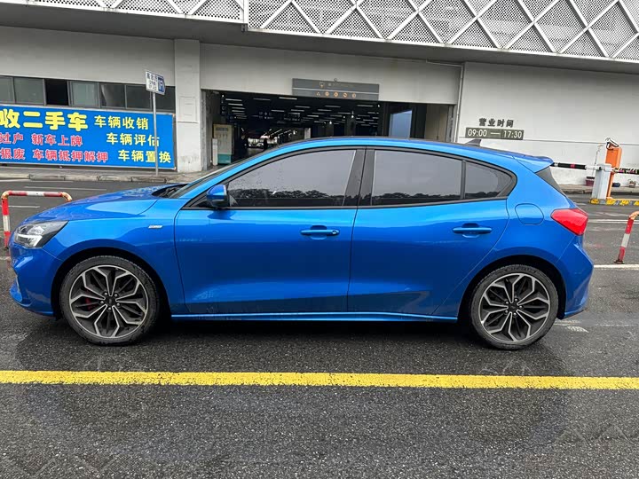 Фото 3 - Ford Focus