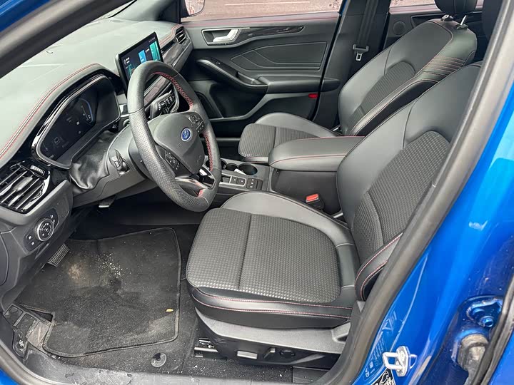 Фото 4 - Ford Focus