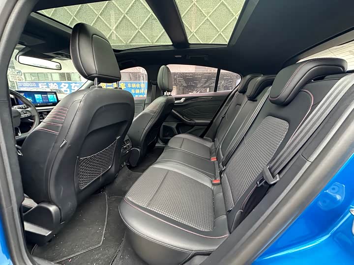 Фото 7 - Ford Focus