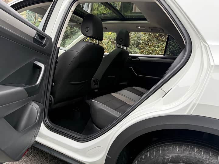 Фото 6 - Volkswagen T-Roc