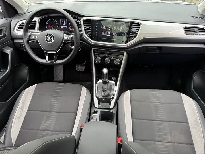 Фото 7 - Volkswagen T-Roc