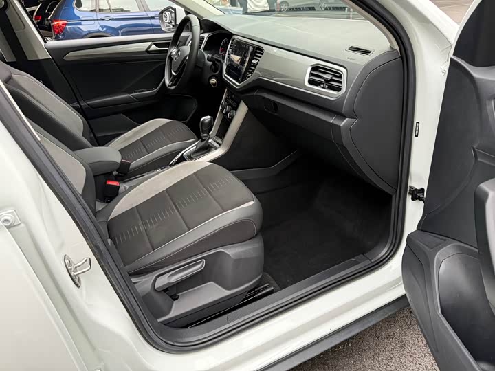 Фото 8 - Volkswagen T-Roc