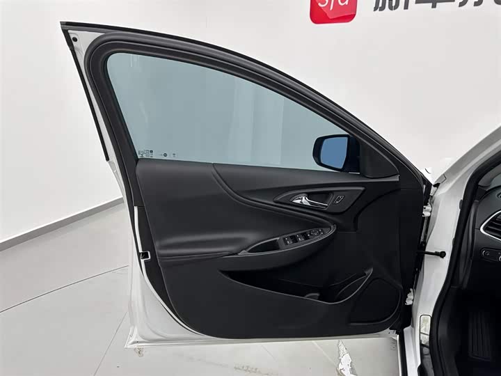 Фото 8 - Chevrolet Malibu XL