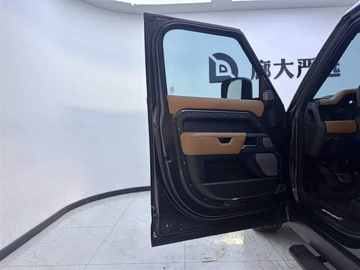 Фото 9 - Land Rover Defender