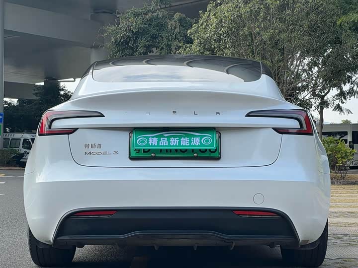 Фото 5 - Tesla Model 3