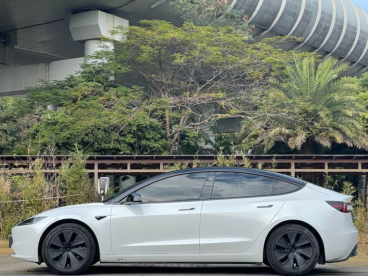 Фото 7 - Tesla Model 3