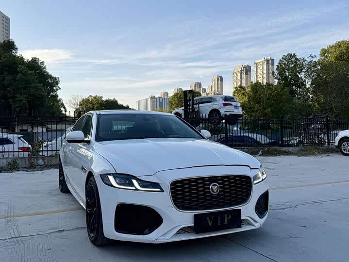 Фото 3 - Jaguar XF L