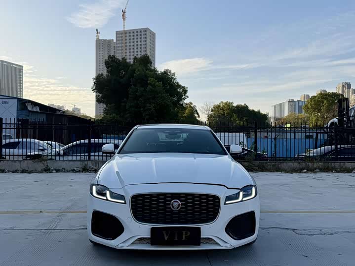 Фото 4 - Jaguar XF L