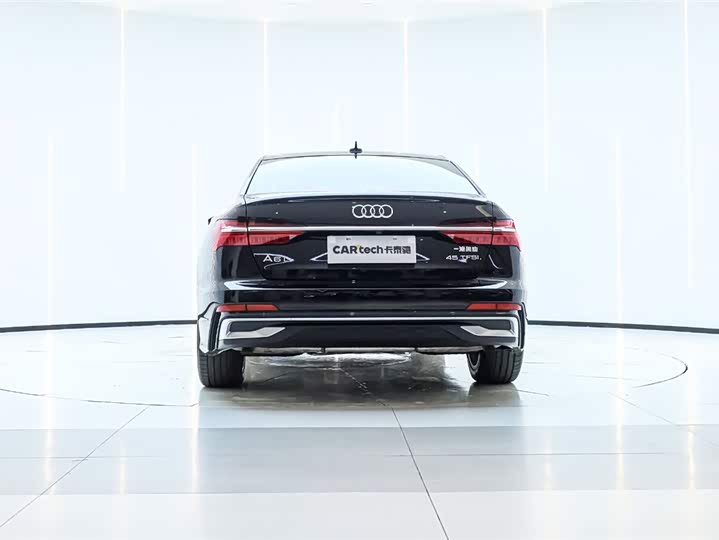 Фото 6 - Audi A6L