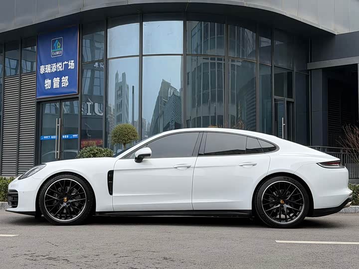 Фото 6 - Porsche Panamera