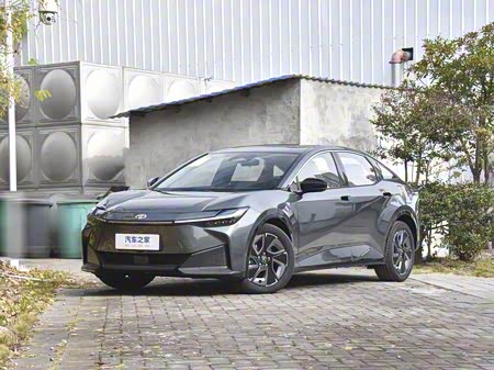 Фото 1 - Toyota bZ3