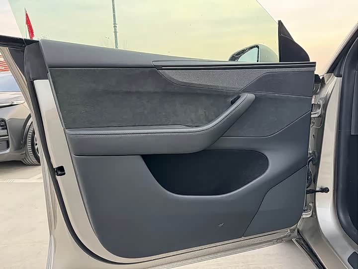 Фото 8 - Tesla Model Y