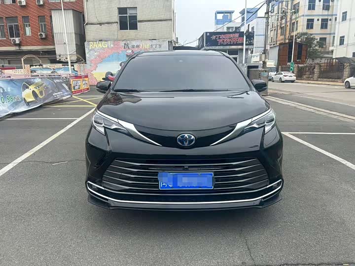 Фото 2 - Toyota Sienna