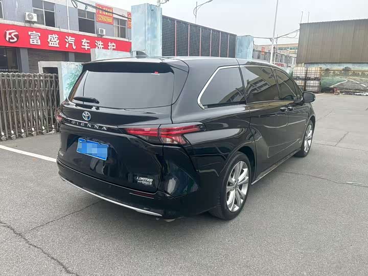 Фото 4 - Toyota Sienna