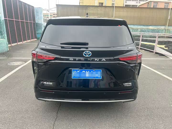 Фото 5 - Toyota Sienna