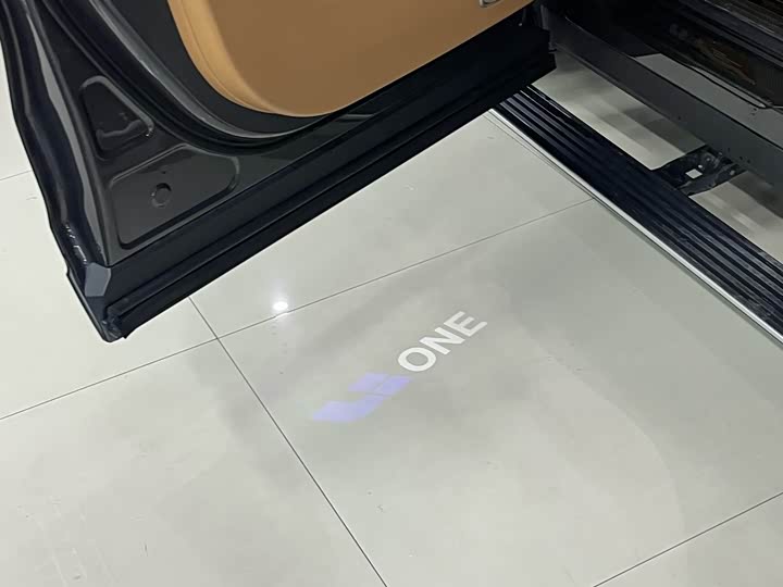 Фото 7 - LiXiang One