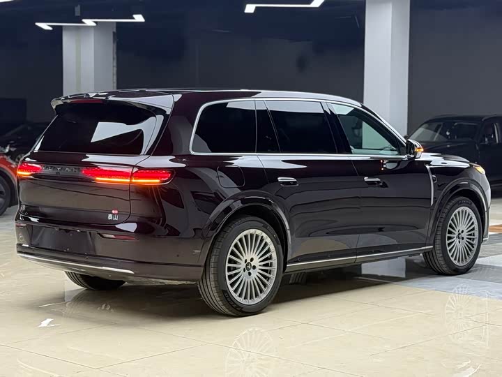 Фото 4 - Voyah Taishan