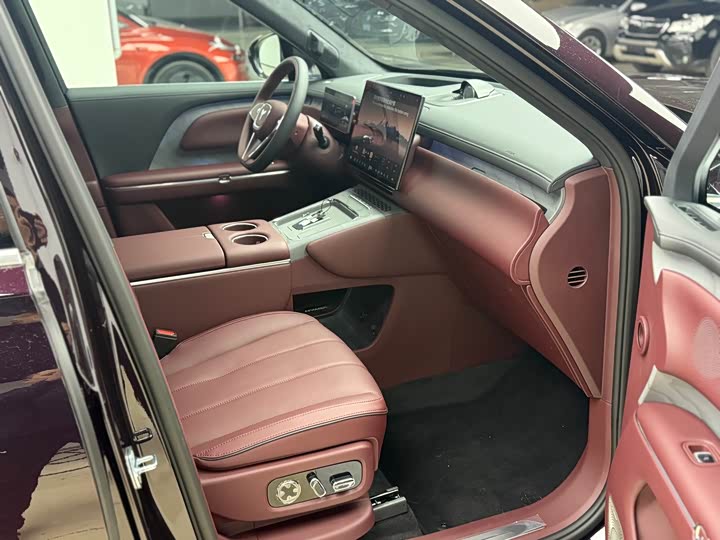 Фото 9 - Voyah Taishan