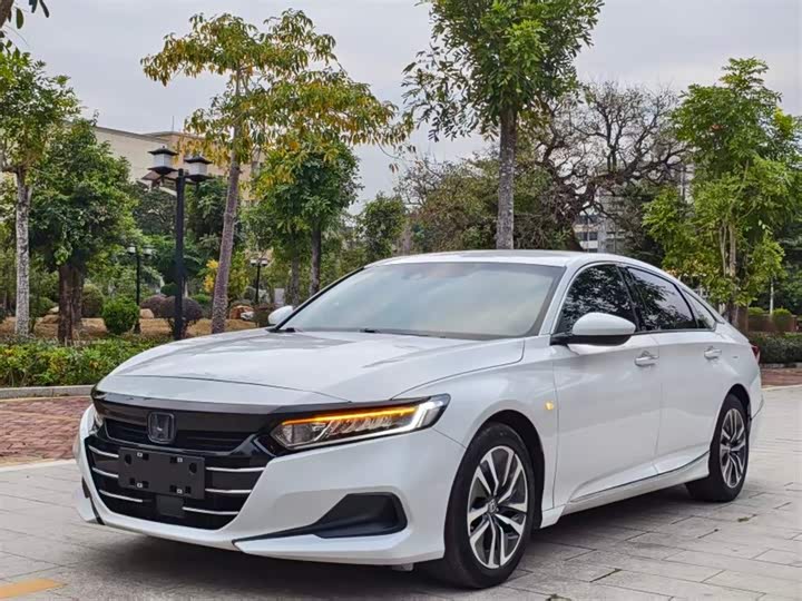 Фото 1 - Honda Accord