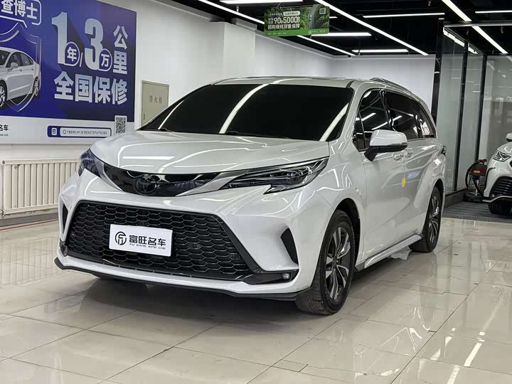 Фото 1 - Toyota Granvia