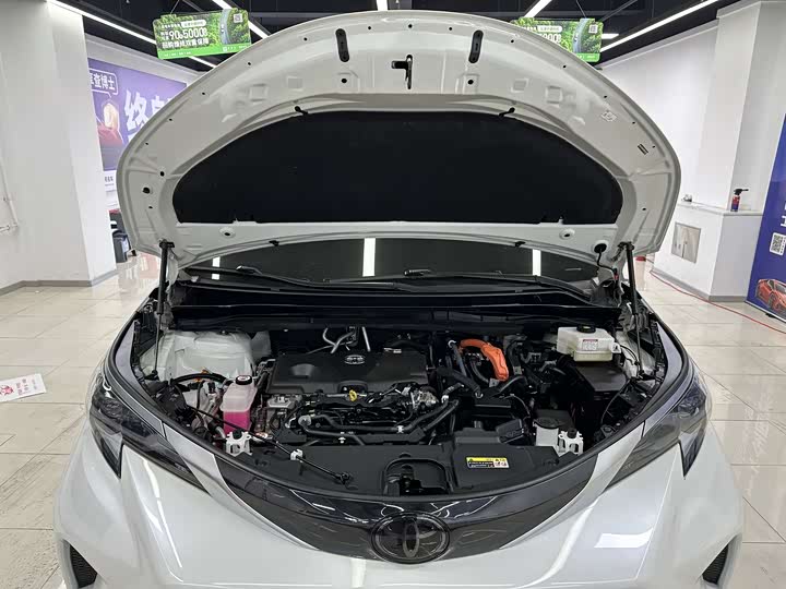 Фото 5 - Toyota Granvia