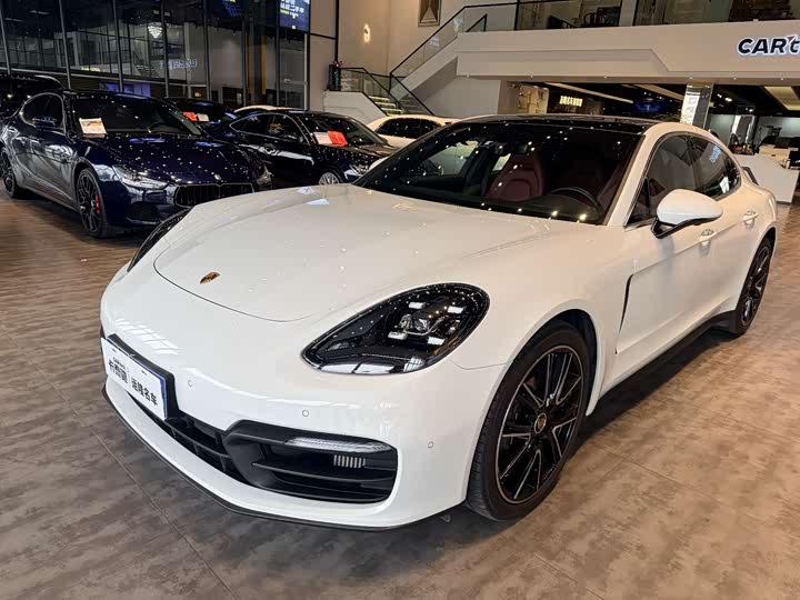 Фото 1 - Porsche Panamera