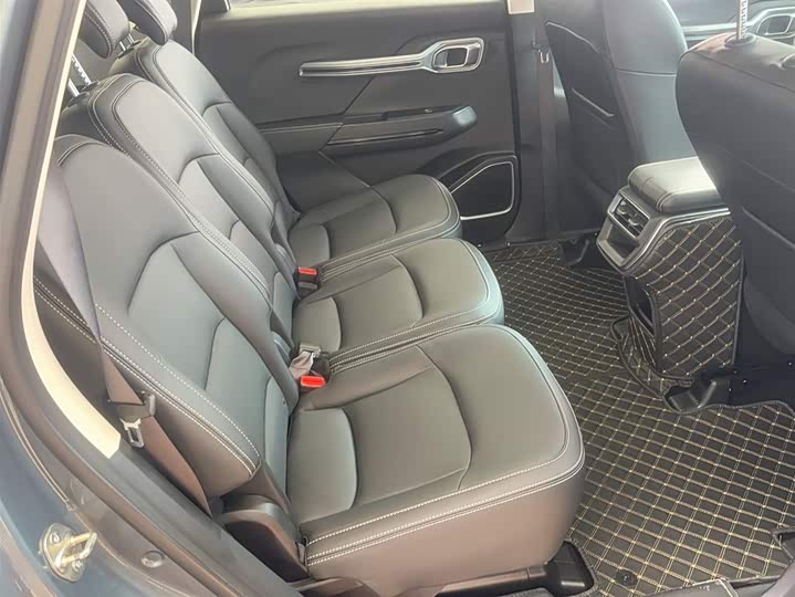 Фото 4 - Geely Okavango