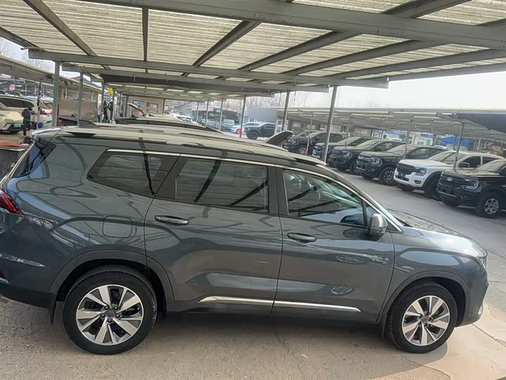 Фото 9 - Geely Okavango