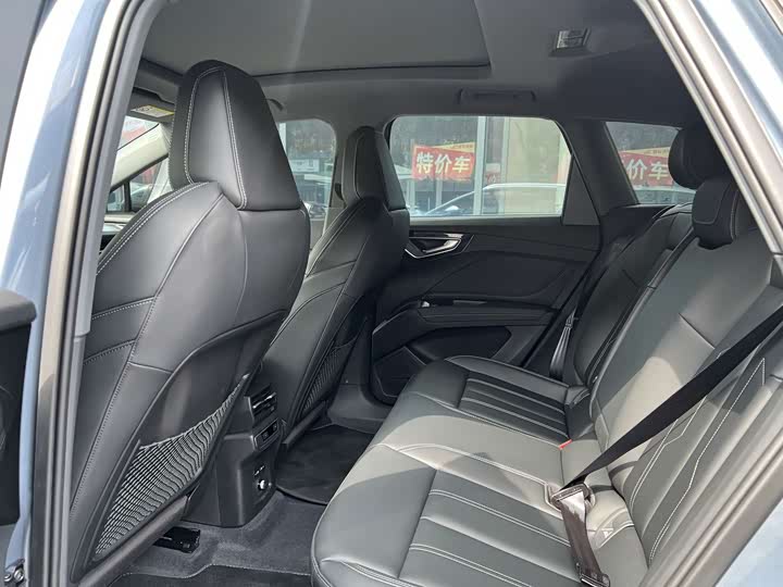 Фото 6 - Audi Q4 e-tron