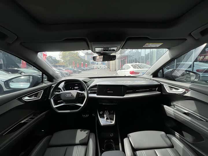 Фото 7 - Audi Q4 e-tron