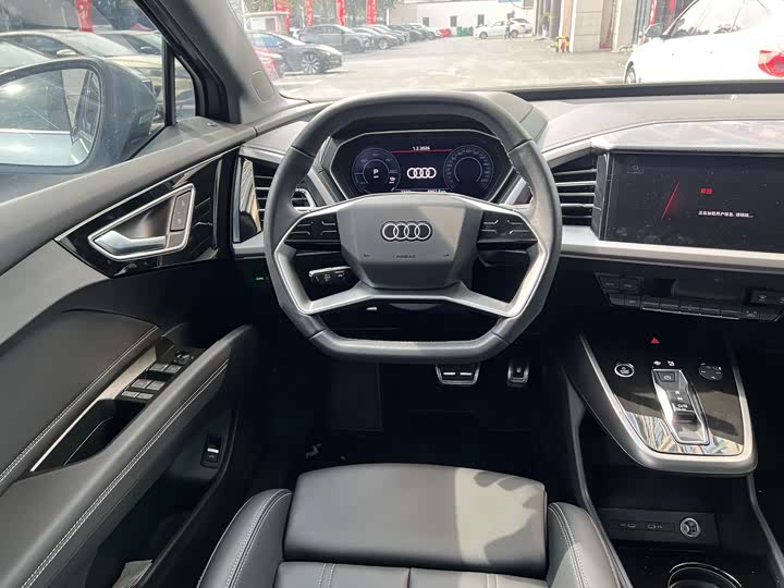 Фото 8 - Audi Q4 e-tron