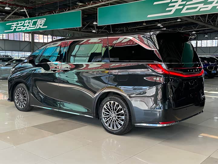 Фото 4 - Lexus LM