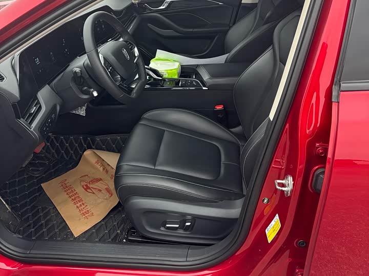 Фото 7 - Bestune B70