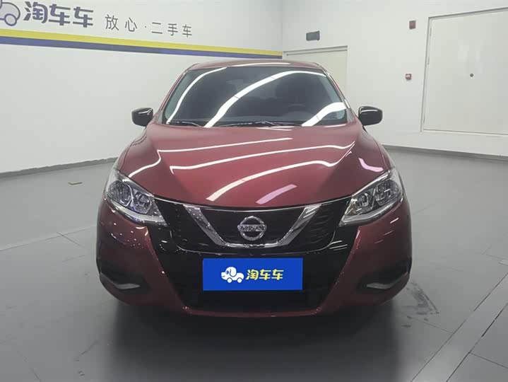 Фото 2 - Nissan Tiida