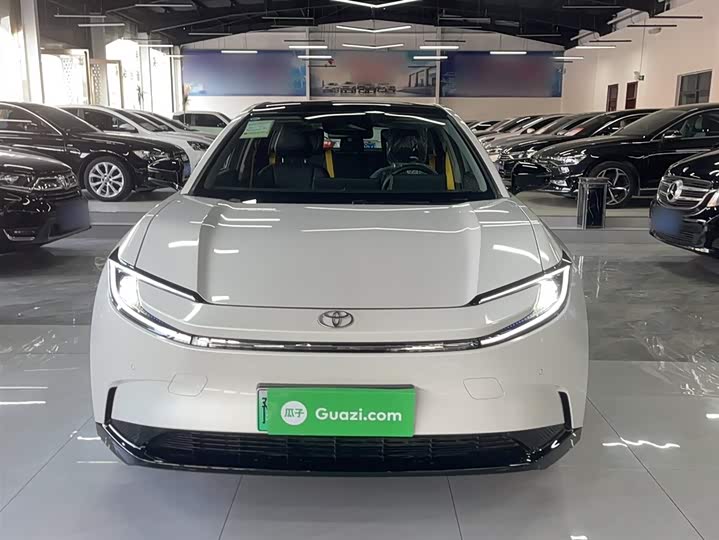 Фото 9 - Toyota bZ5