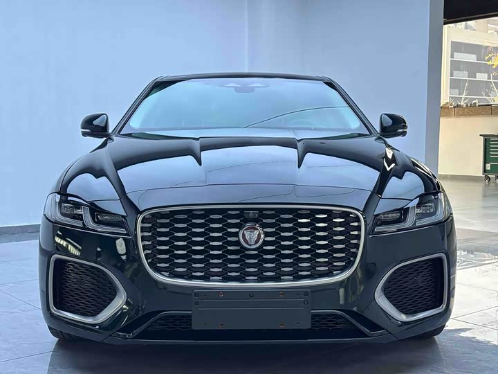 Фото 2 - Jaguar XF L