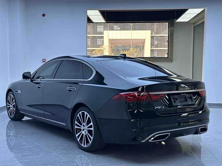 Фото 4 - Jaguar XF L