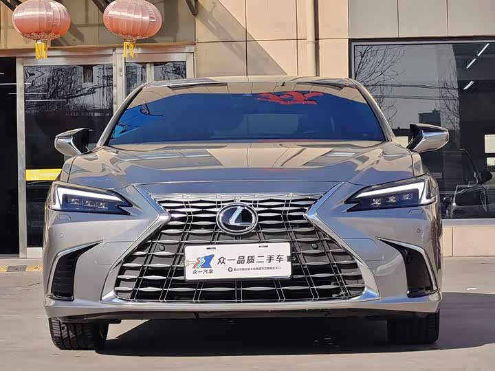 Фото 2 - Lexus ES