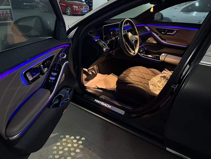 Фото 2 - Mercedes-Benz Maybach S-Class